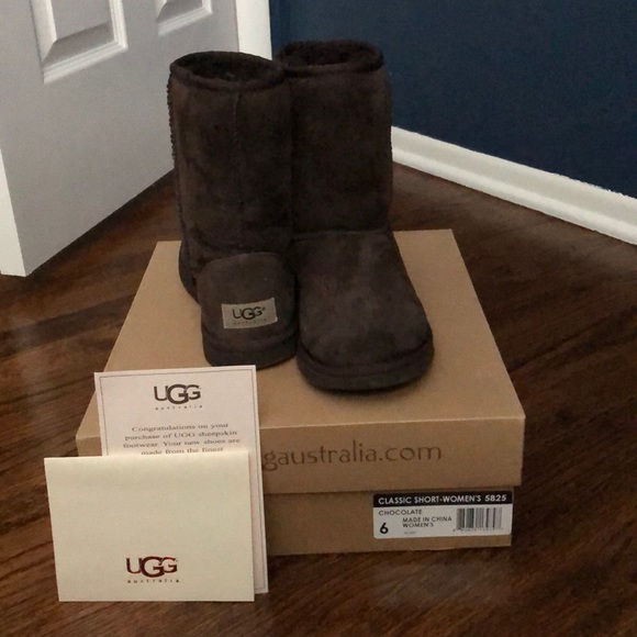 Classic short chocolate brown size 6 ugg boots - Picture 2 of 7